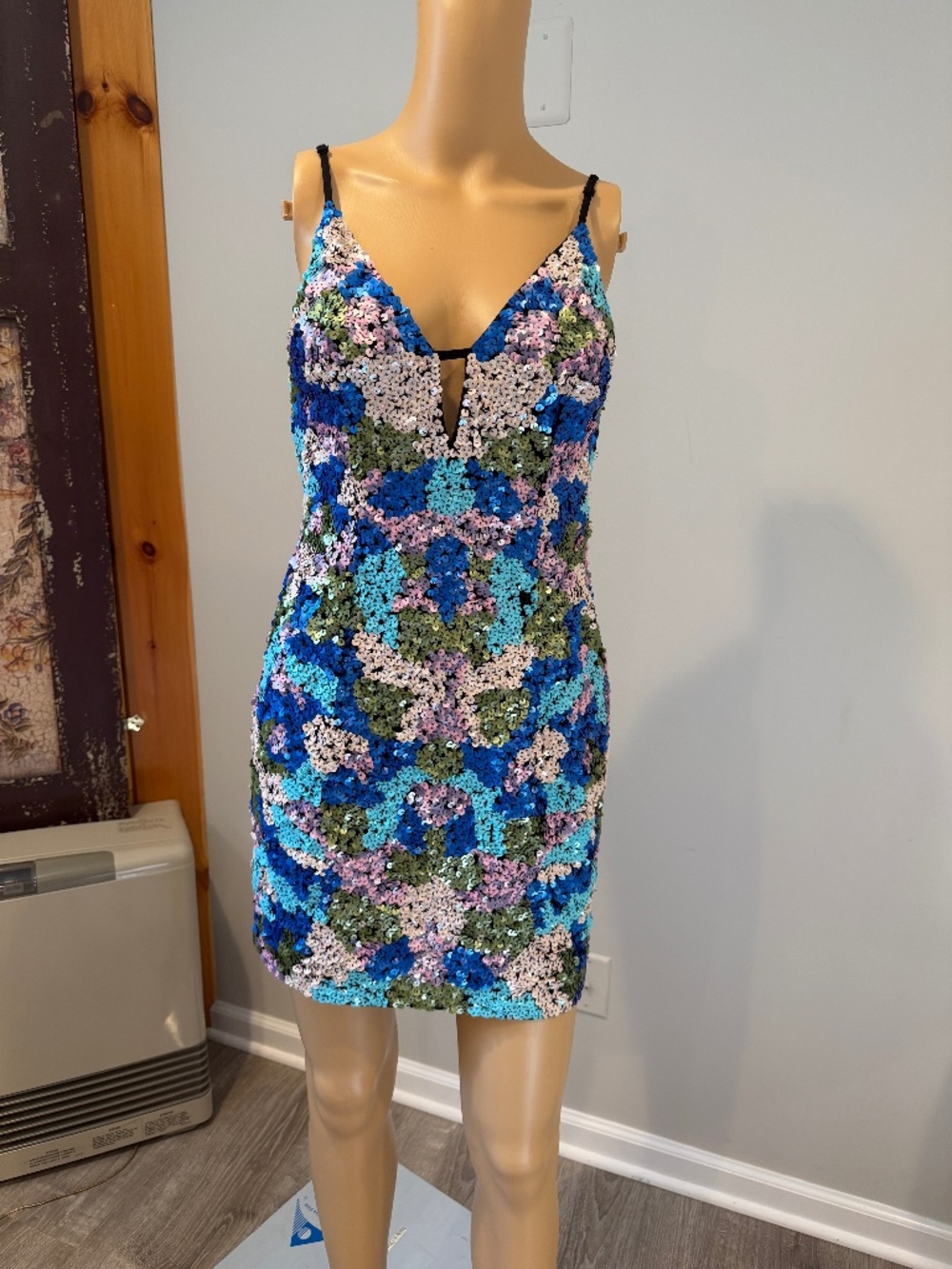 NWT Liv Foster Floral Sequin Minidress Blue Multi Size 4